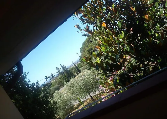 Fiore Di Loto בית הארחה *